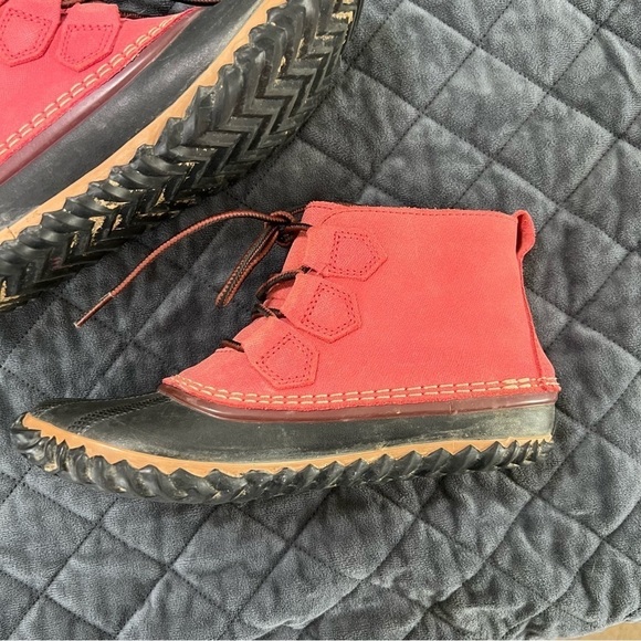 Sorel Boots Women 7 Shoes Out N About Rain Duck Red Ankle Lace Up - Picture 13 of 14